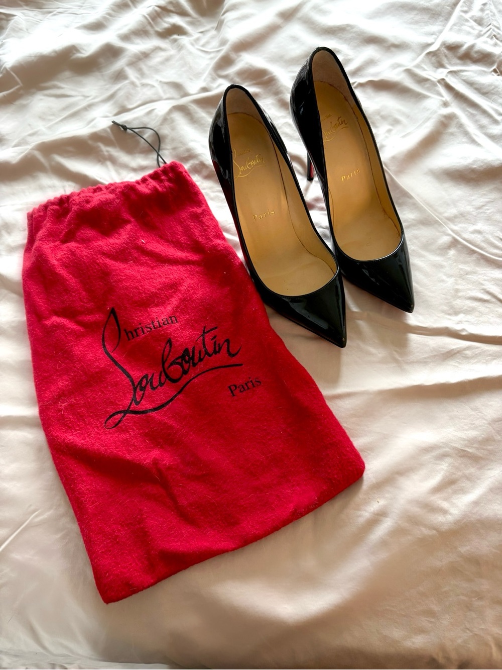 Christian Louboutin Pigalle Follies 100 Patent Leather Pumps
Black patent
100mm